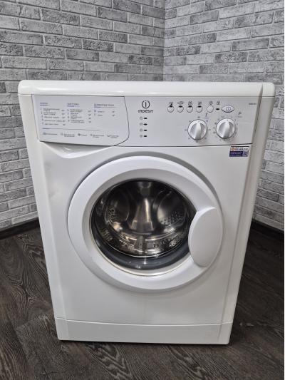 Стиральная машина Indesit WISL 102